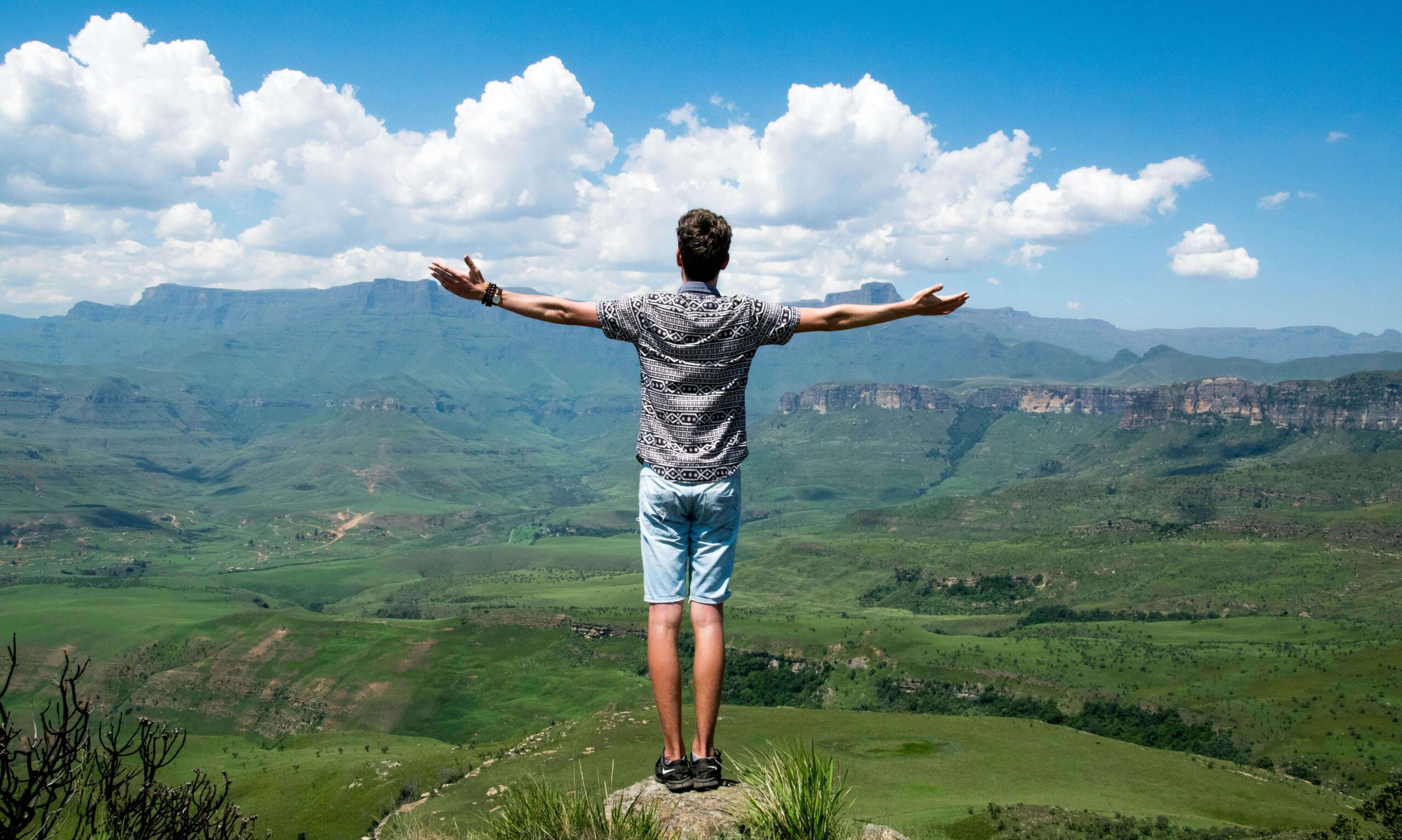 AI-Generated Review Summaries in Tourism