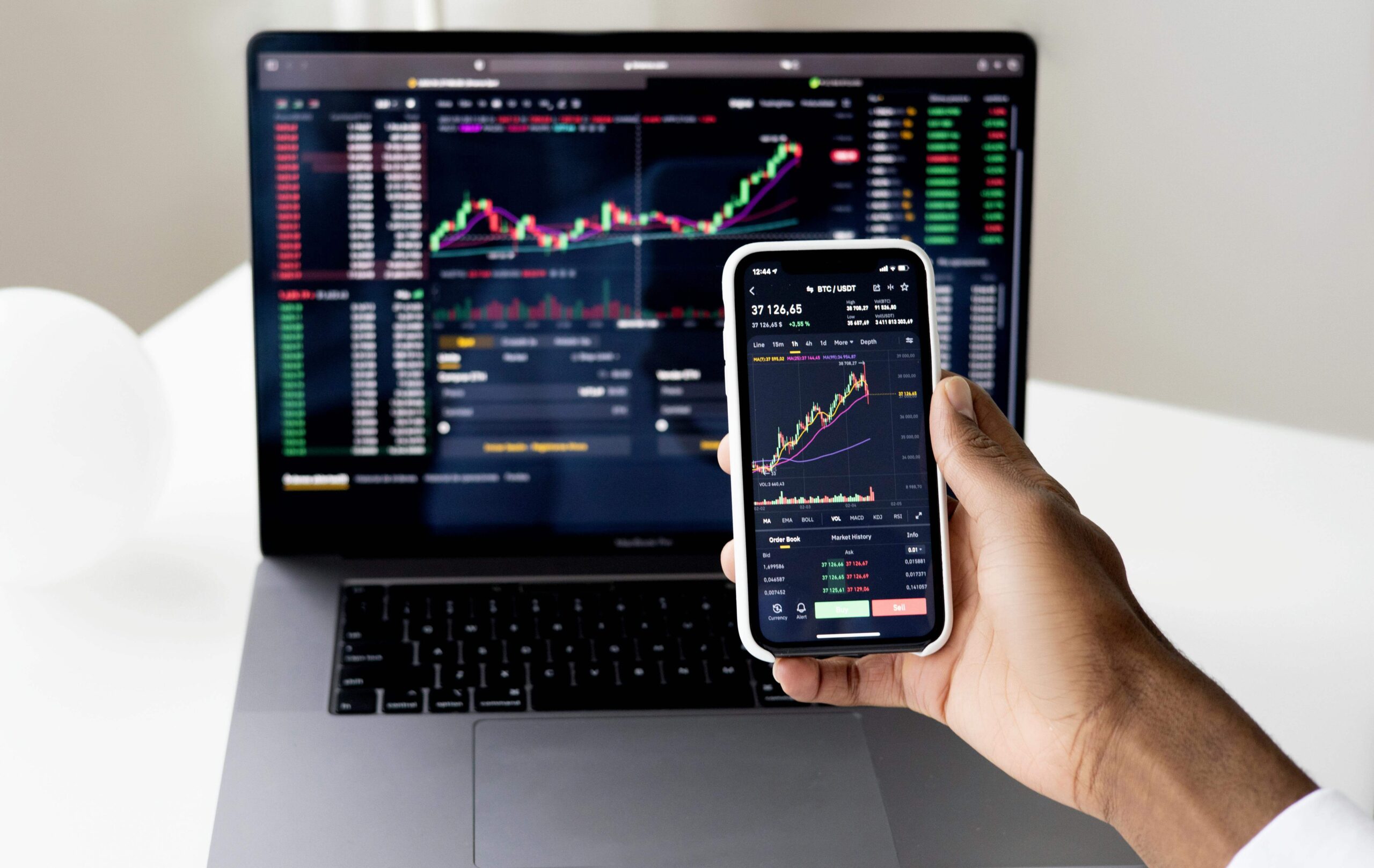 Generative AI and Stock Crash Risk