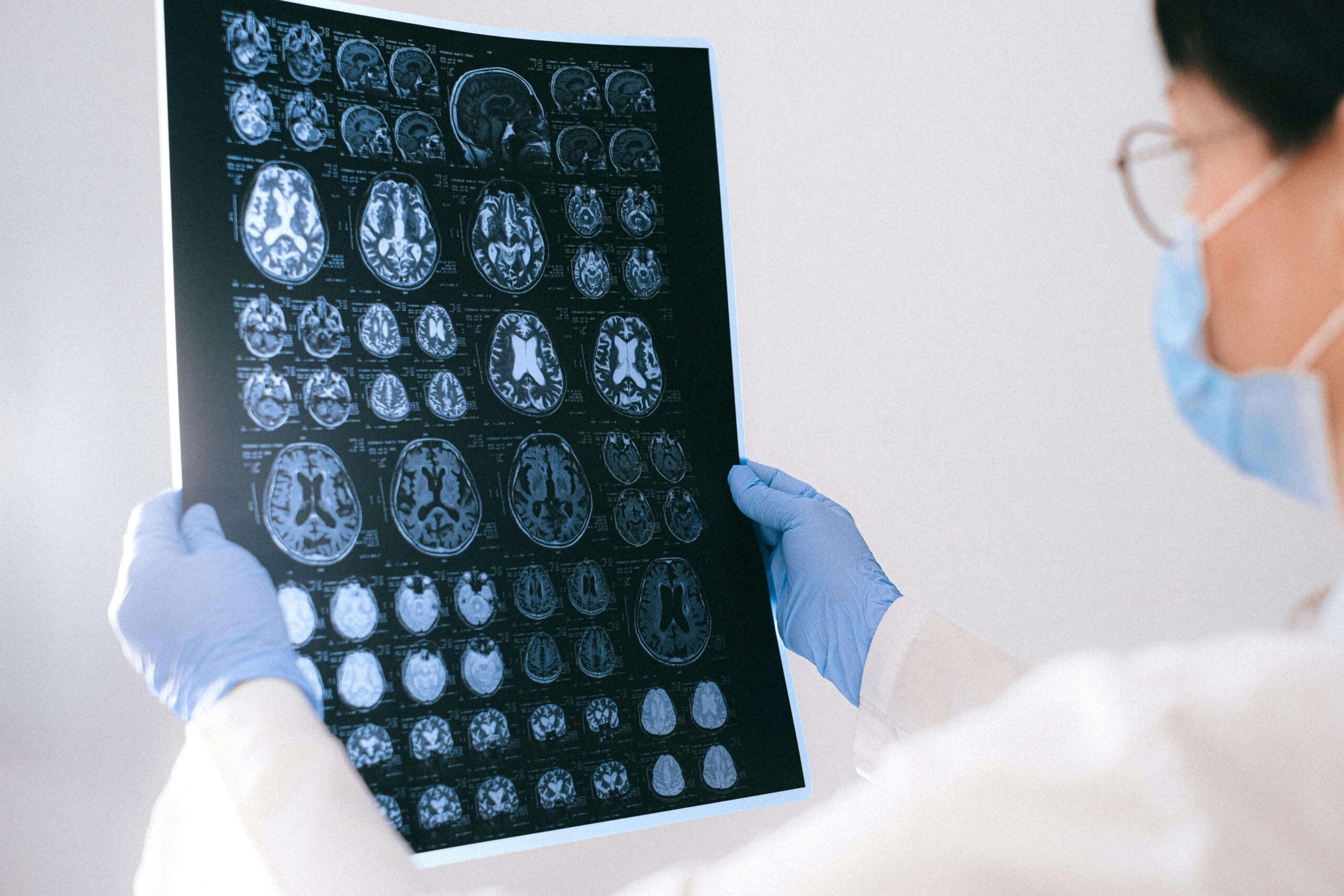 Clinical Artificial Reasoning in Oncology