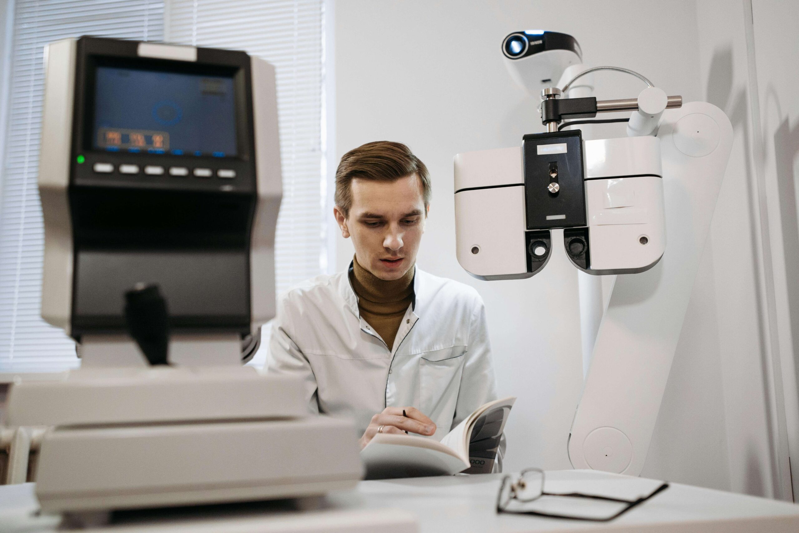 Clinical Artificial Reasoning in Oncology