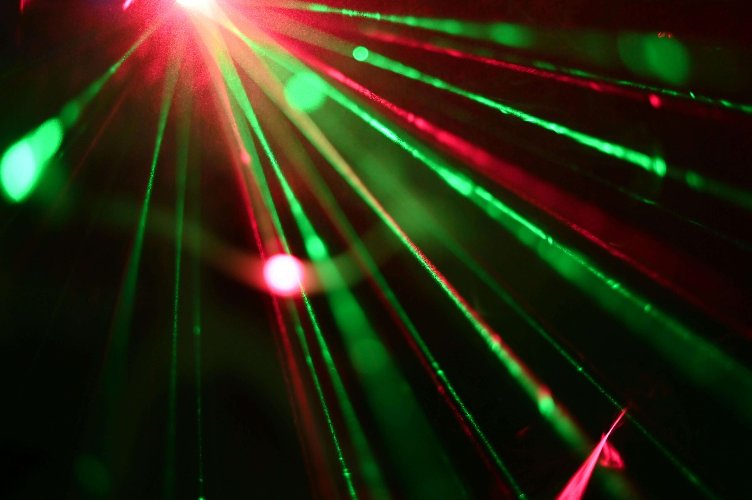 Custom neural networks for laser pulse characterization